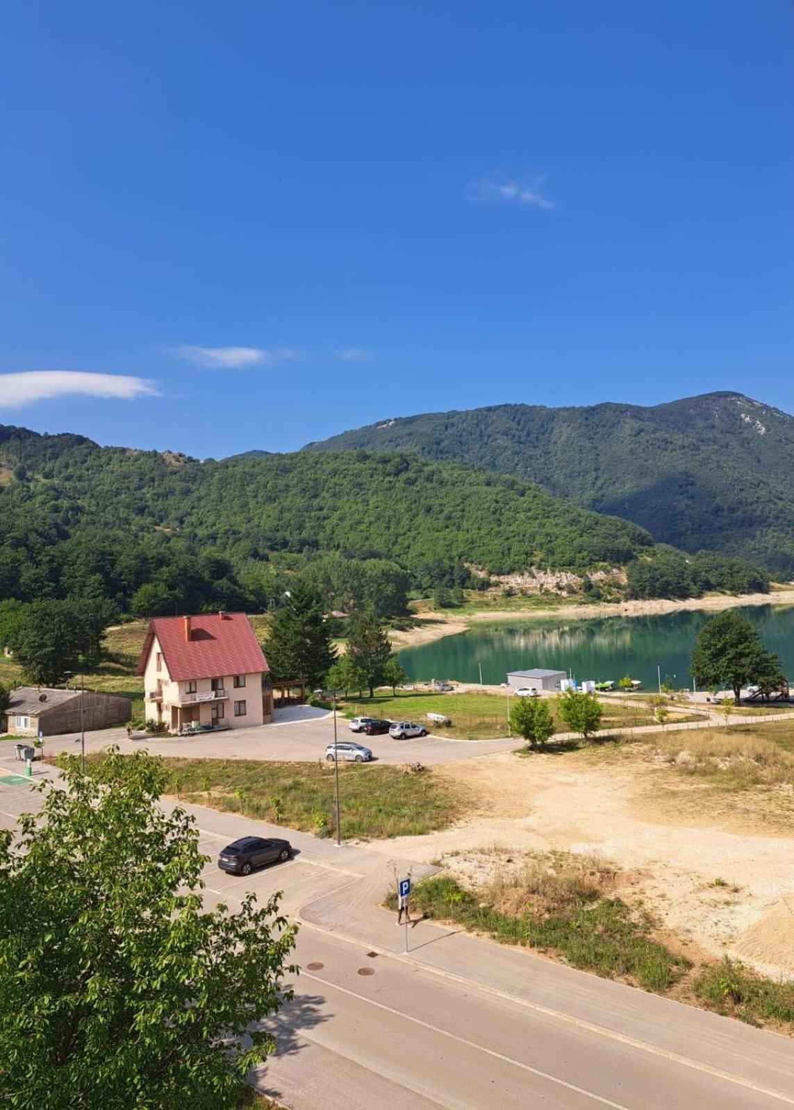 Elena Apartment Плужине Екстериор снимка