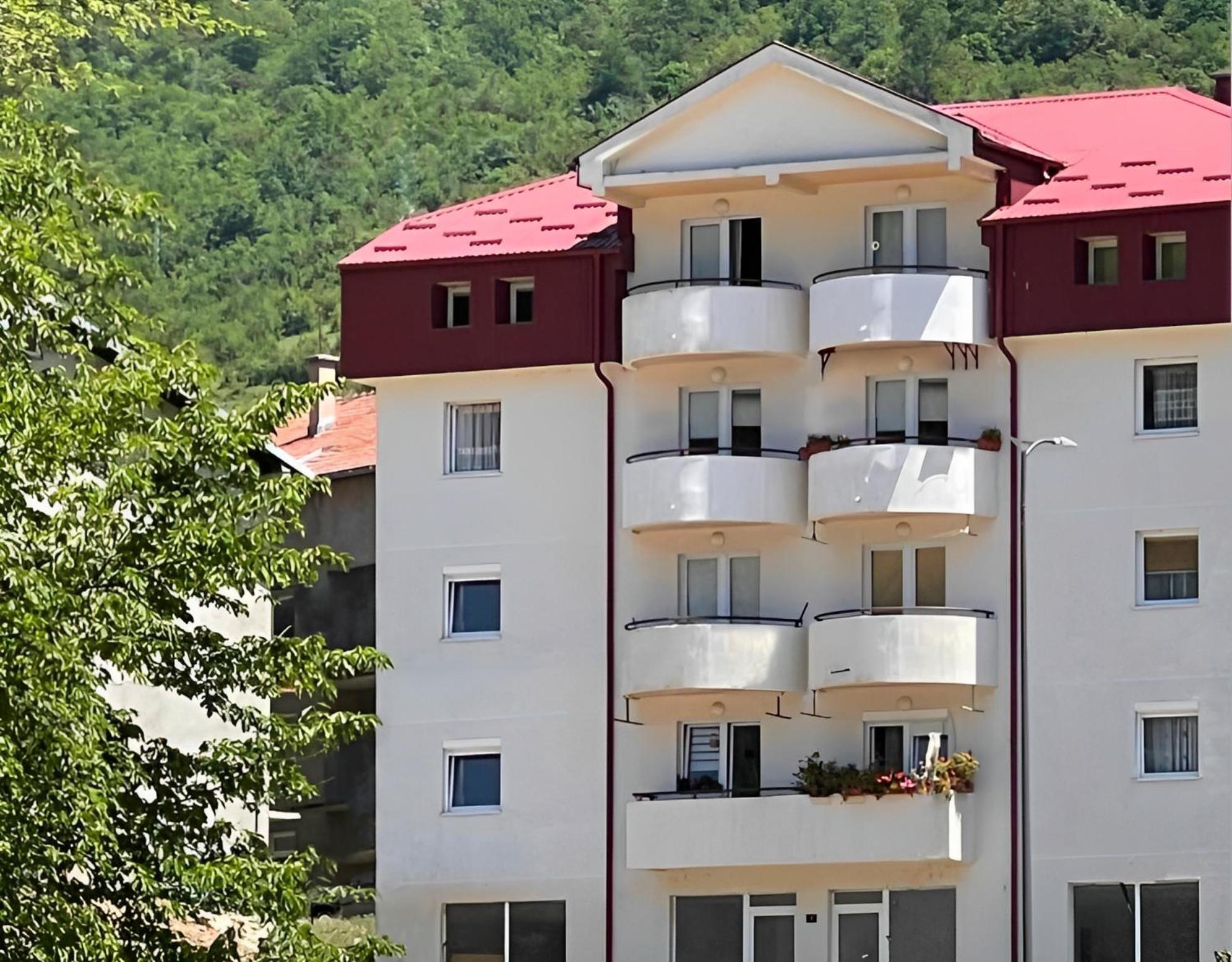 Elena Apartment Плужине Екстериор снимка